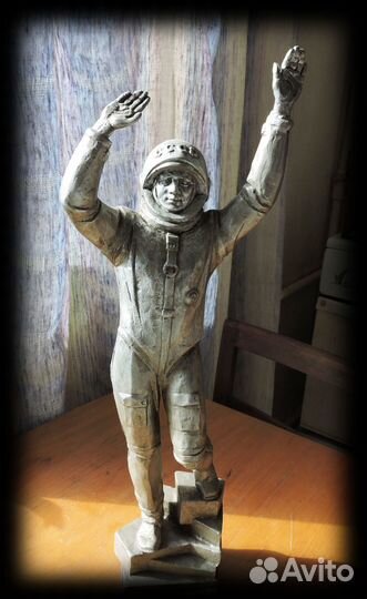 Скульптура Ю.А.Гагарина.1966 г. работа Котова И.К