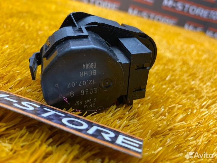 Привод заслонки отопителя левый Bmw 5-Series E60