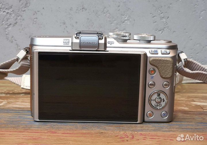 Olympus Pen e pl8 коричневый