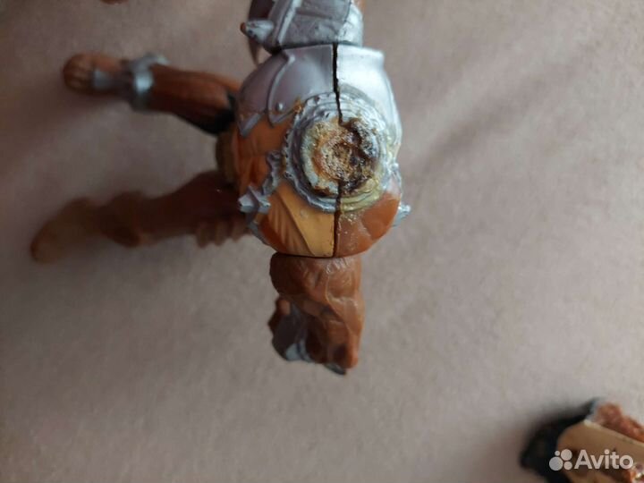 Фигурка хищник