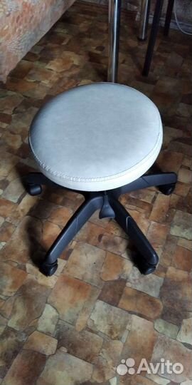 Стул мастера/ косметолога (б/у)