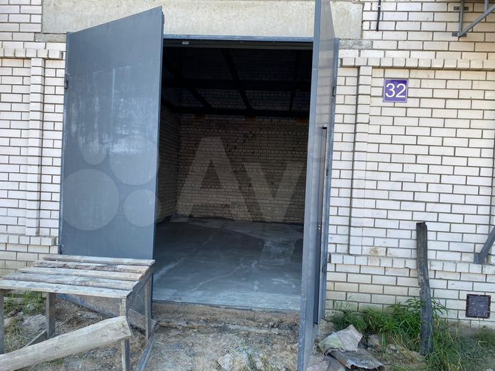 Гараж, > 30 м²