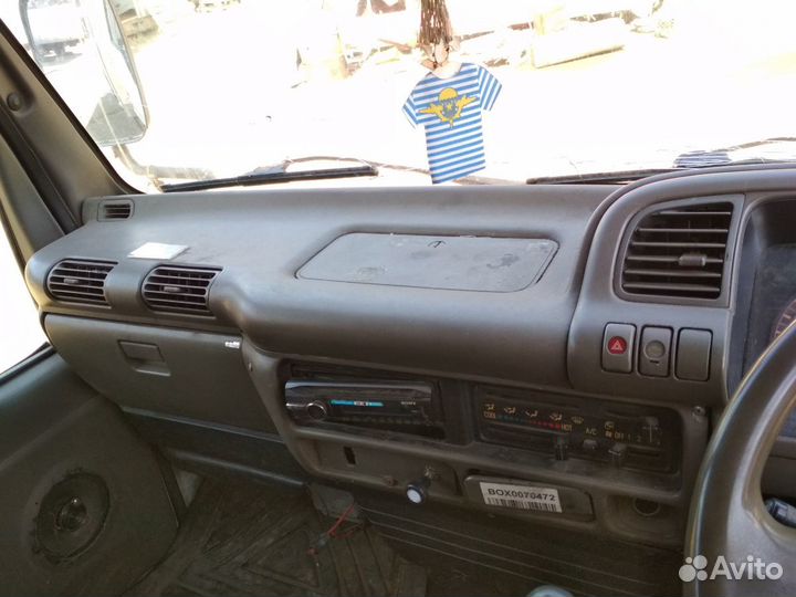 Кабина узкая Исузу Эльф в разборе