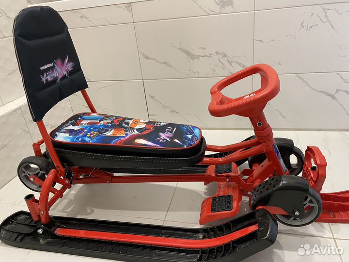 Снегокат с ручкой и колесами