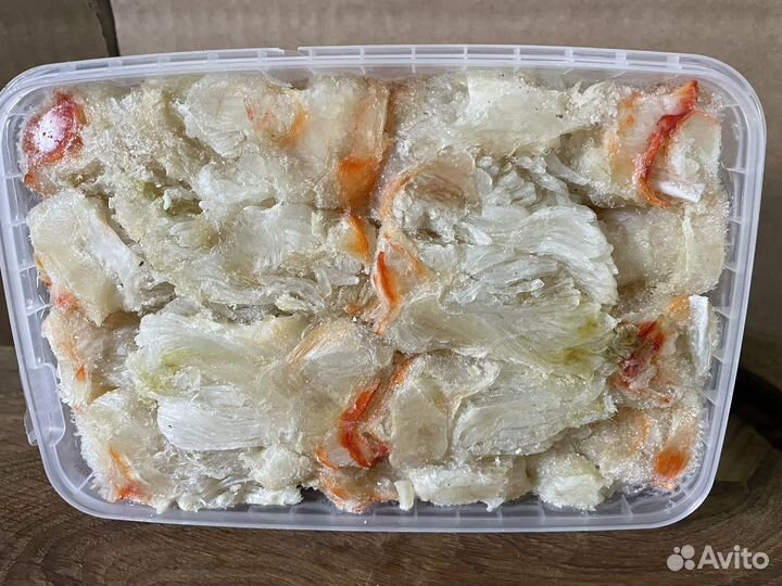 Мясо краба салатное и роза