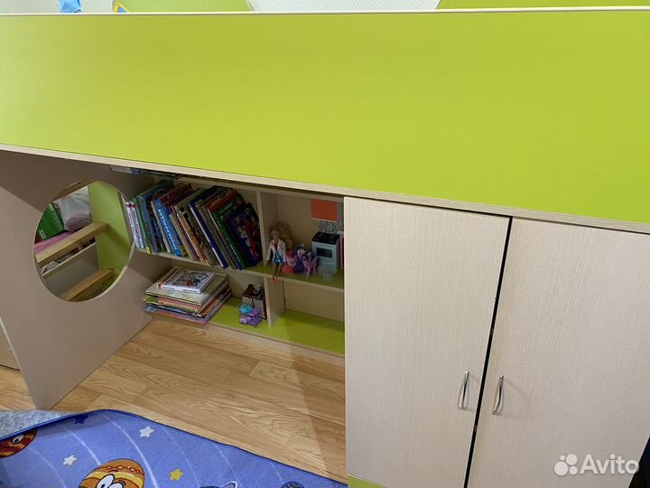 Кровать чердак со столом