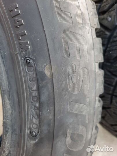 Bridgestone Blizzak Spike-02 215/55 R17 98T