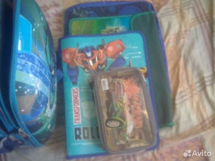 Школьный рюкзак и пенал