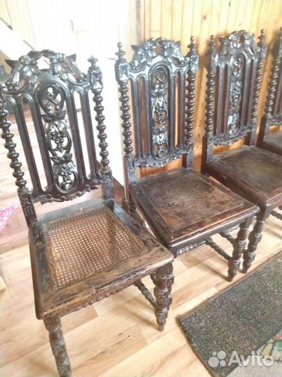 Старинный антикварный столик и 6 стульев