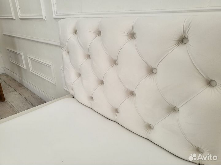 Односпальная кровать с матрасом 90х200