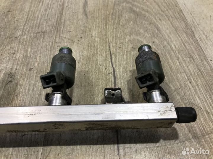 Топливная рампа Opel Vectra B 1.6 X16XEL 1999