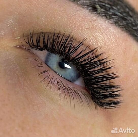 Наращивания ресниц на анатомической кушетки