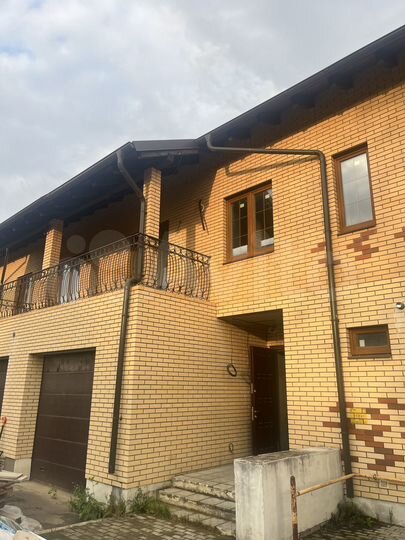 Таунхаус 255 м² на участке 1,5 сот.