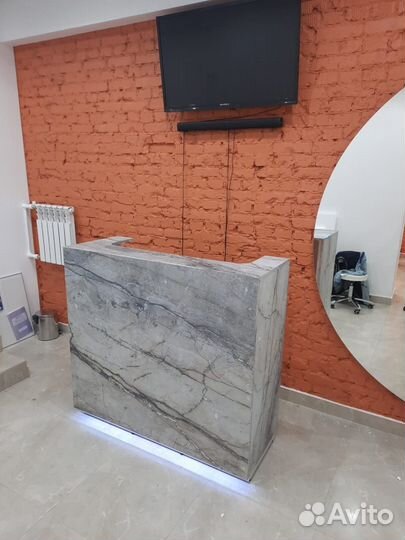 Стойка ресепшн