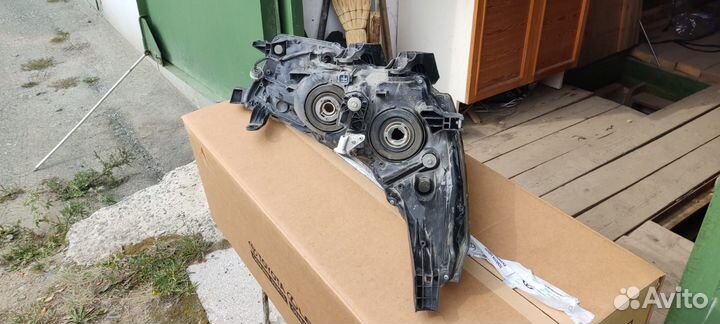 Фара toyota corolla 180