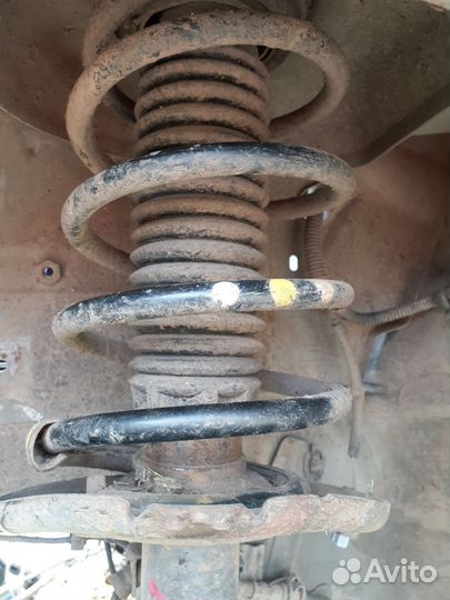 Peugeot 408 стойка передняя левая