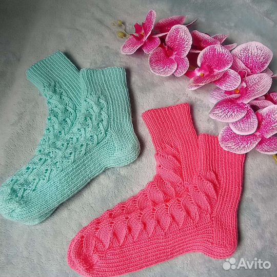 Вязаные носочки ручной работы