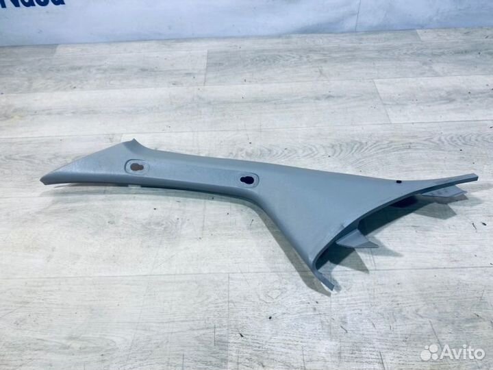 Обшивка стойки левая Nissan Armada SUV VK56DE 2004