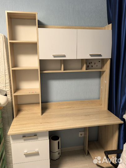 Письменный стол