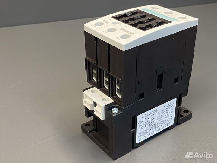 Siemens 3RT1035-1AF00 новый, 1 шт