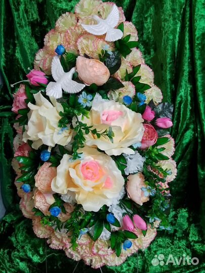 Ритуальные венки и корзины