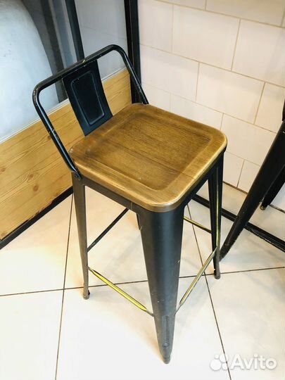 Столы и стулья