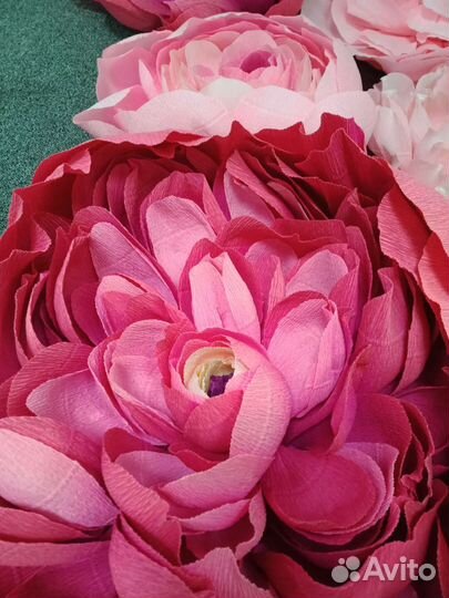 Гигантские цветы для фотозоны