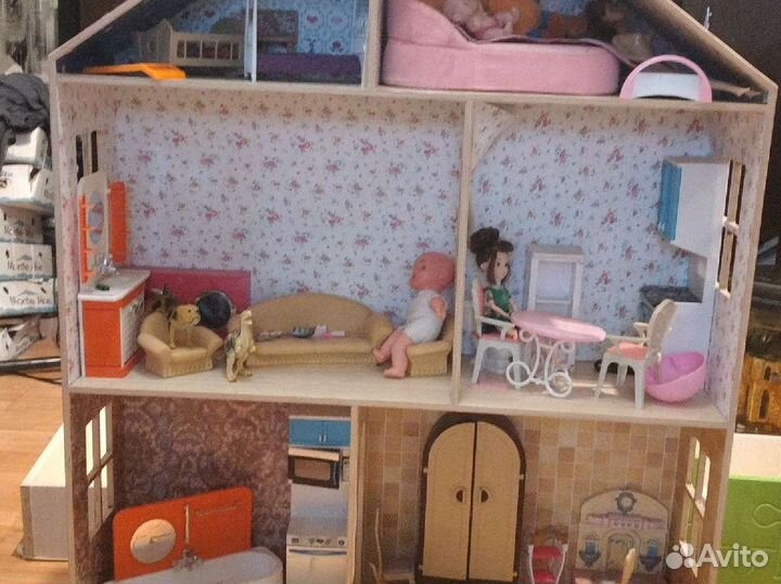 Кукольный домик с мебелью