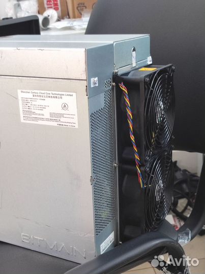 Asic майнер Bitmain Antminer S19