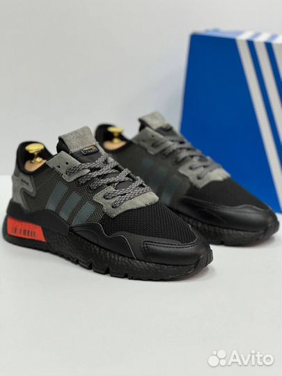 Кроссовки adidas