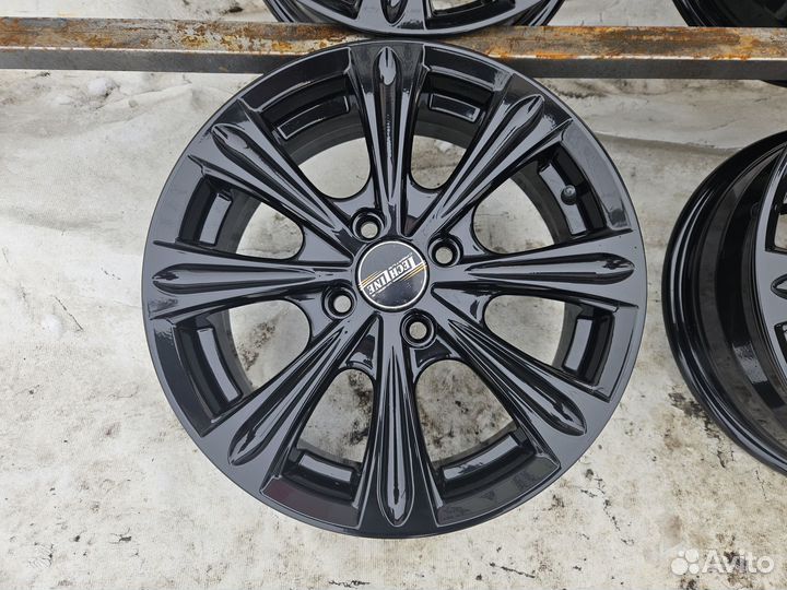 Литые диски R15 4x100 54.1 Solaris Rio