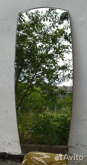 Зеркала настенное большое и маленькое, 50е годы