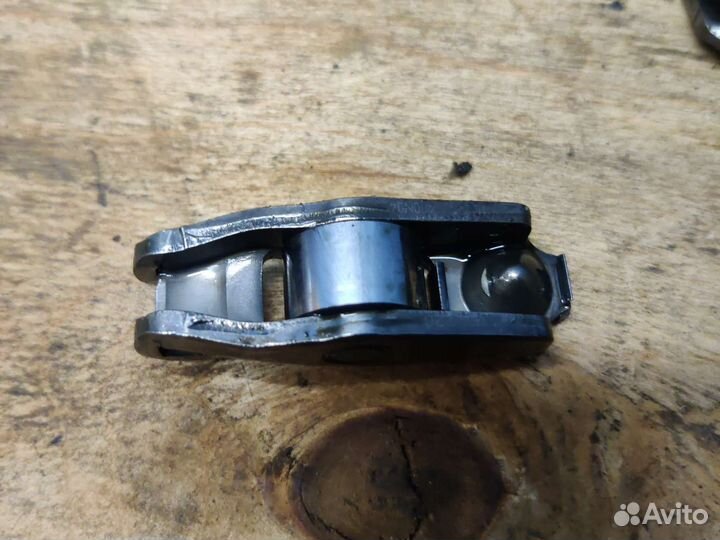 Коромысло клапана Nissan X-Trail T31 M9R