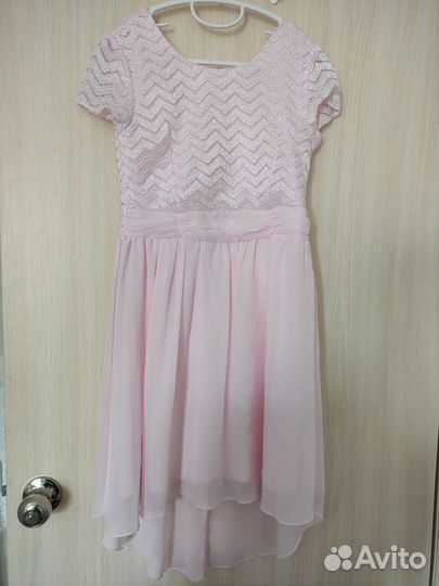 Платье на девочку праздничное 140 146