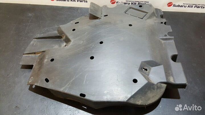 Пыльник топливного бака правый Subaru Impreza Wrx