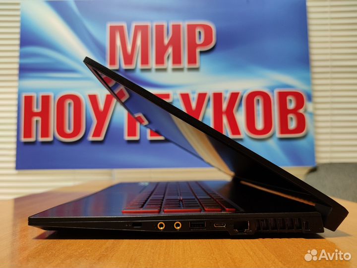 Суперигровой ноутбук MSI / как новый / 17 дюймов