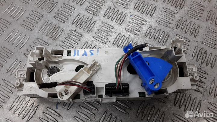 Блок управления климатической установкой Renault G