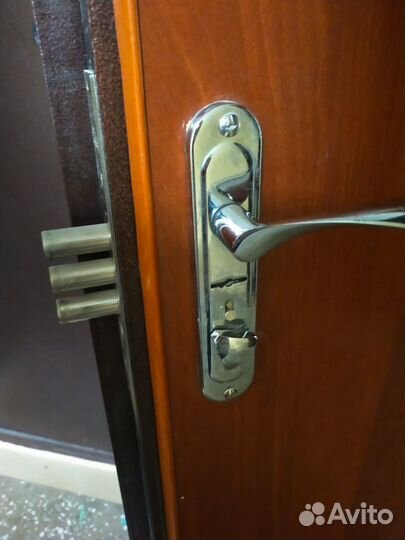 Металлическая входная дверь