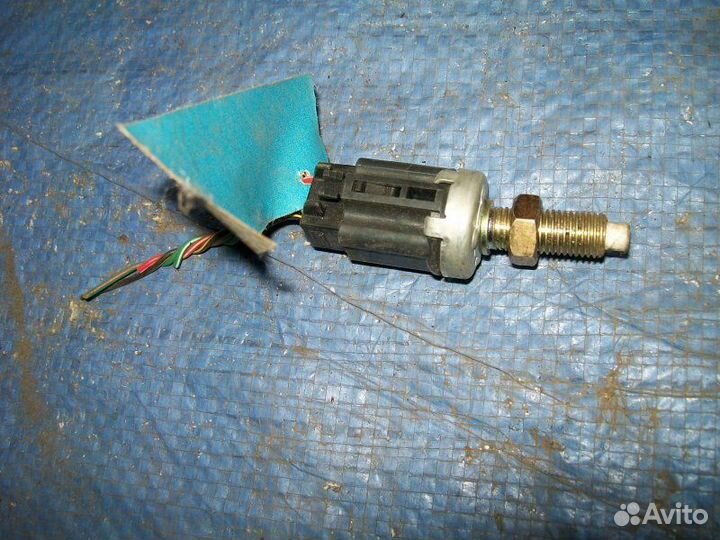 Датчик включения стоп-сигнала Toyota Corolla 120