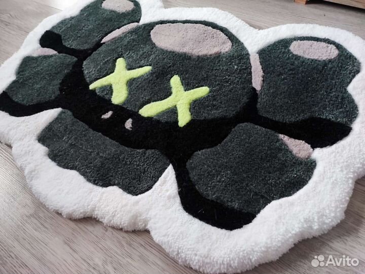 Тафтинговый ковёр kaws