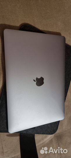 Apple MacBook Pro 13 2017 8 gb