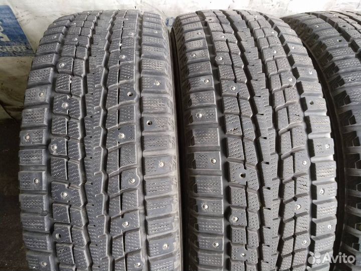 Dunlop SP Winter Ice 01 215/65 R16 102T