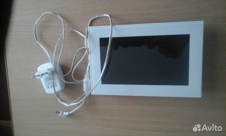 Цифровая фоторамка Digma-703