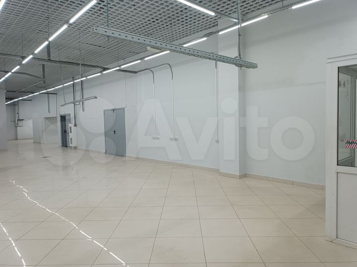 Офис продаж 288 м², магазин-склад