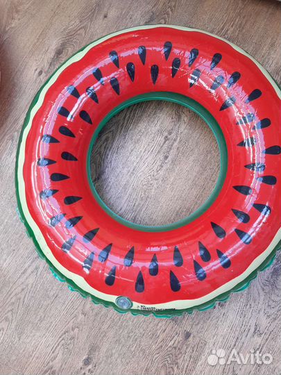 Надувной круг большой
