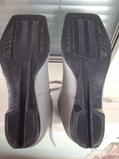 Лыжные ботинки, лыжи