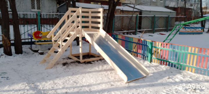 Деревянная горка
