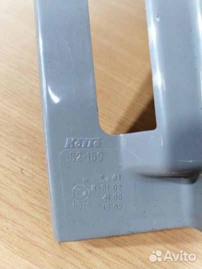 Стоп-сигнал задний правый Toyota Ractis SCP100