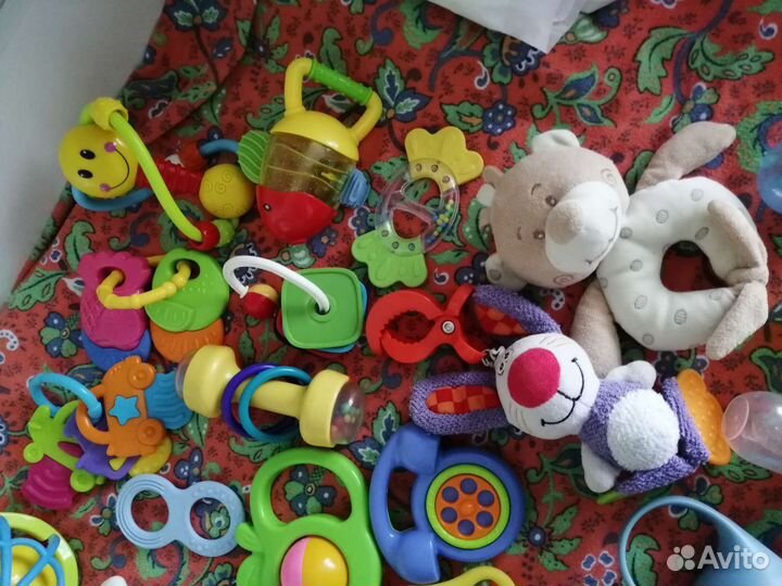 Погремушки,посуда, мелочи для малыша пакетом