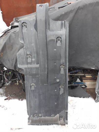 Защита антигравийная левая Шкода Рапид